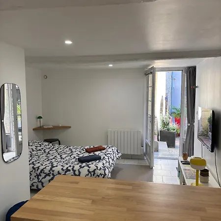 Apartment 83 Caen